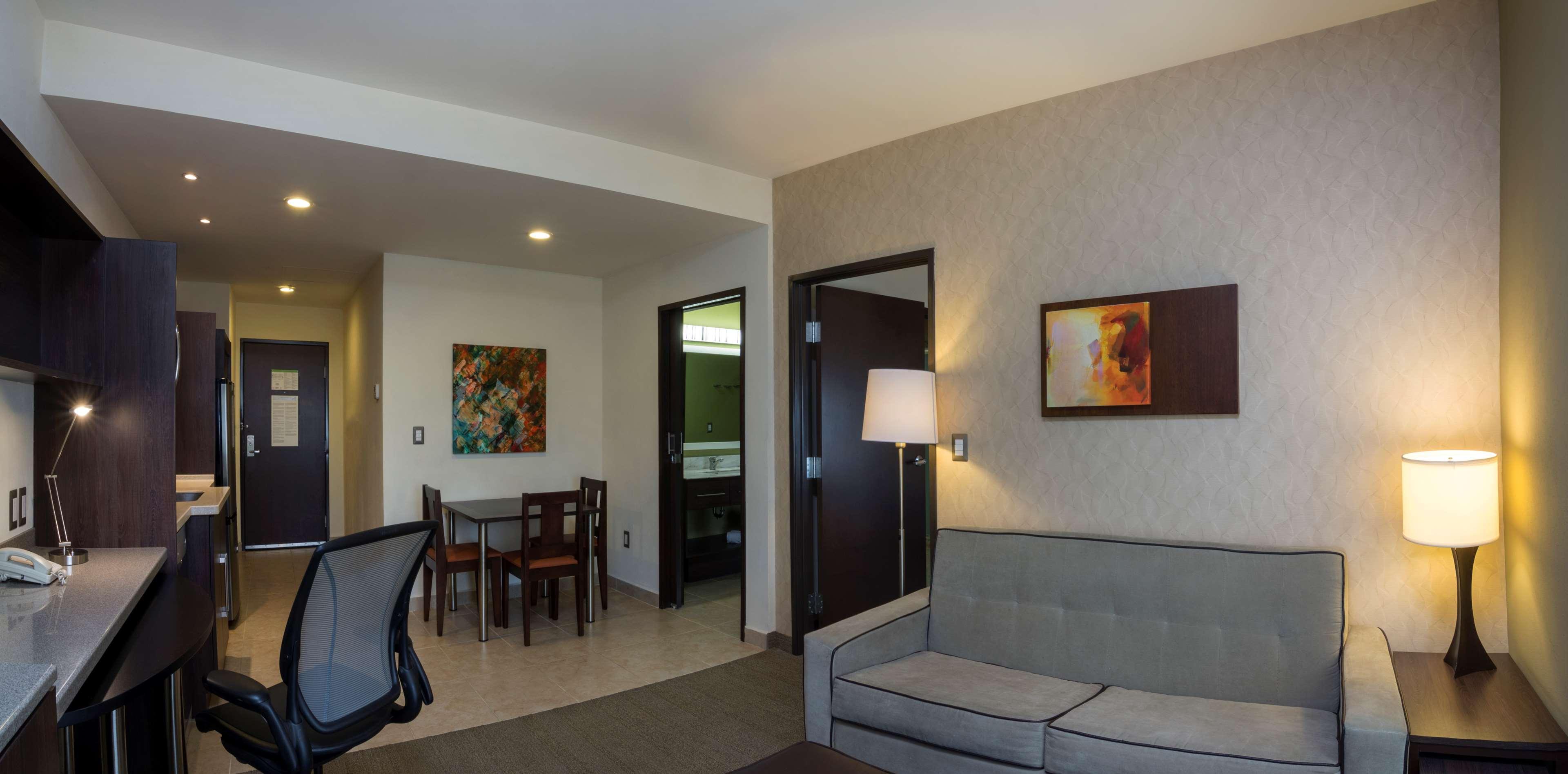Homewood Suites By Hilton Queretaro Jurica Eksteriør billede