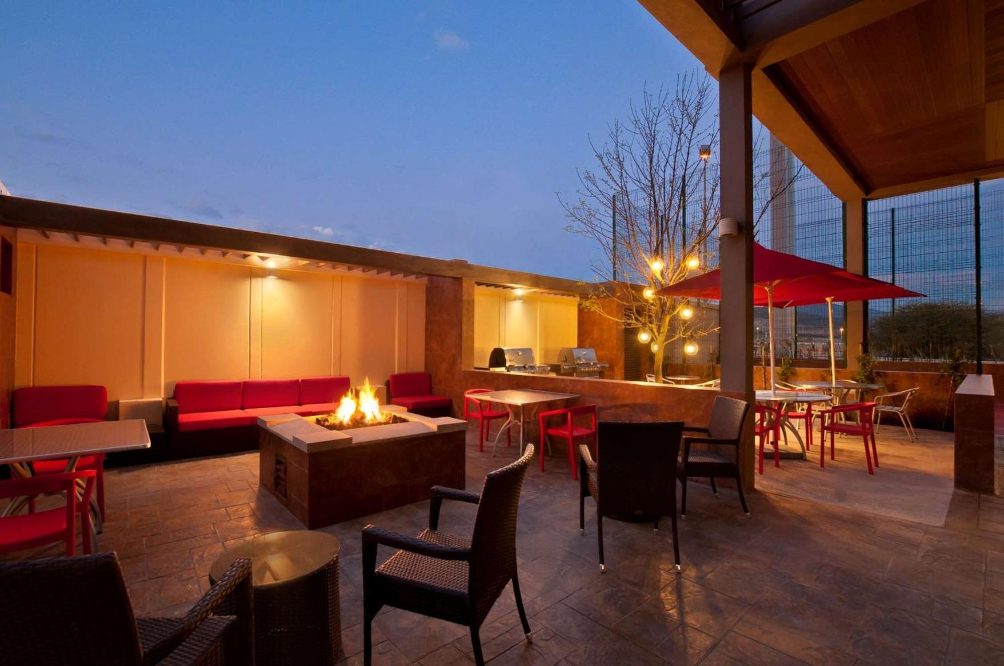 Homewood Suites By Hilton Queretaro Jurica Eksteriør billede